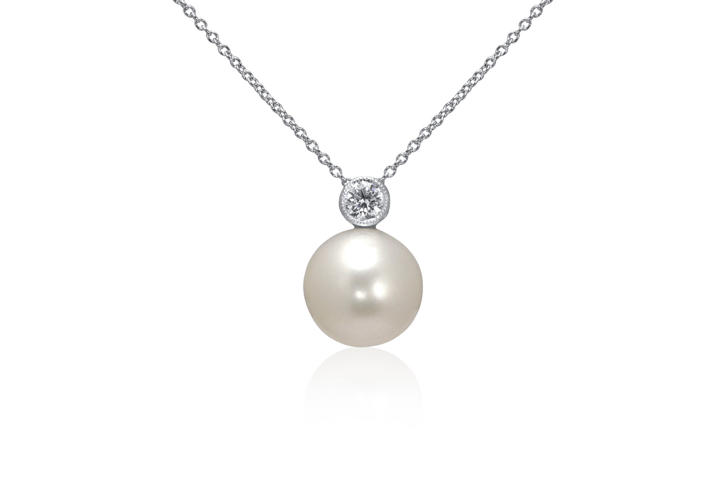 18ct White Gold Pearl And Diamond Necklace.